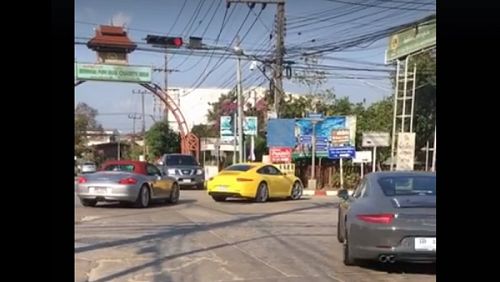 В тайской глубинке одновременно оштрафованы 13 водителей Porsche