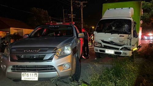 Принявший метамфетамин водитель грузовика на протяжении 100 км уходил от полицейской погони, пока у его Hino не лопнуло колесо.