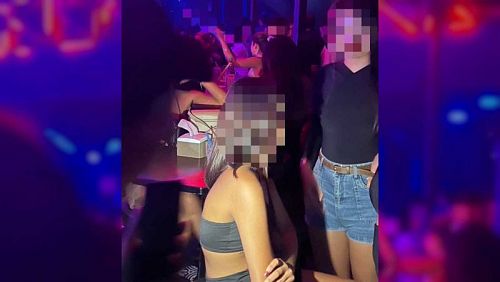 Рейд в ночном клубе Grand Tarboosh. Полиция не уточнила, что за девушки изображены на опубликованном вместе с отчетом фото. Фото: Patong Police