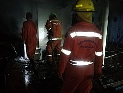 Ночной пожар произошел на вилле в Раваи