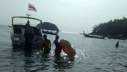 Двух россиянок унесло в море на надувных кругах. Поиски заняли около часа. Фото: Муниципалитет Карона