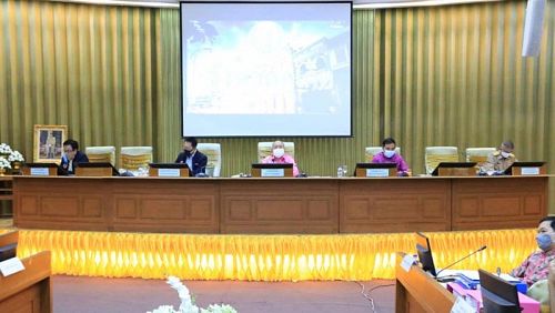 Министр внутренних дел провел видеоконференцию с губернаторами. Темой стало соблюдение мер эпидемиологической безопасности. Фото: Phuket PR Department