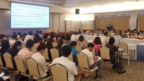 В понедельник, 24 августа, Падунгкиет Утокасени провел семинар для представителей отелей, планирующих получить статус ALSQ. Фото: Bangkok Hospital Phuket