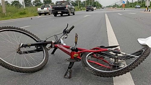 Велосипедист погиб в ДТП в Корате. Фото: Prasit Tangprasert / Bangkok Post