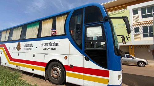 Автобусы из Кхон-Кэна во Вьентьян должны были начать ходить с 15 июня, но дату перезапуска маршрута перенесли по инициативе Лаоса. Фото: Bangkok Post