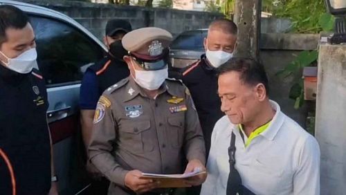 Бывший директор школы в Каласине арестован по обвинению в вовлечении несовершеннолетних в проституцию. Фото: Bangkok Post