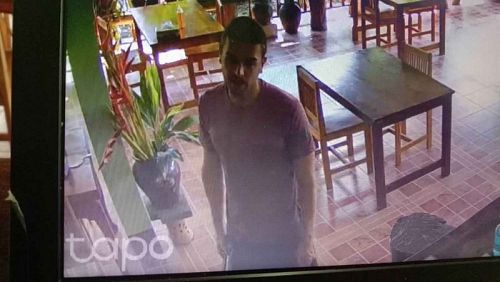 Пропавший француз Голльо Сирит Тиззлано на записи с камеры в Khao Sok Holiday Resort. Фото: Supapong Chaolan / Bangkok Post