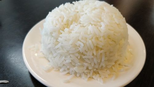 Тайский рис хом мали традиционно конкурирует с камбоджийским по вкусу и аромату. В 2022 году рис из Камбоджи был признан более ароматным. Фото: Alpha (avlxyz) / Flickr