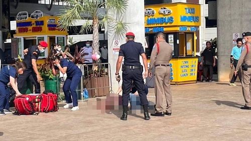 Иностранец упал с третьего этажа в аэропорту Пхукета. Фото: Phuket Tourist Police
