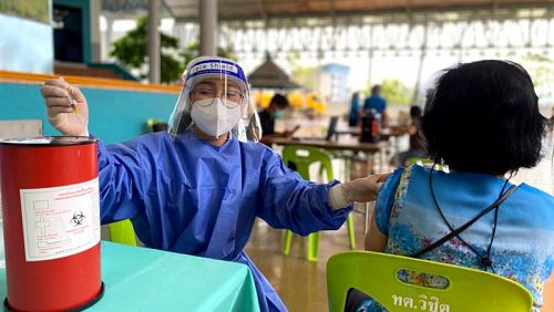 Работа прививочного центра на Пхукете в 2022 году. Фото: Radio Thailand Phuket