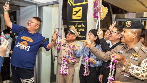 Власти Пхукета торжественно встретили первых безвизовых туристов из Китая в сентябре, но умолчали о том, что в этом месяце китайский турпоток упал до уровня марта. Фото: PR Phuket
