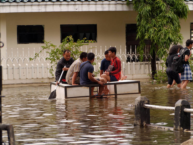 Жертвами наводнения в Джакарте стали 11 человек