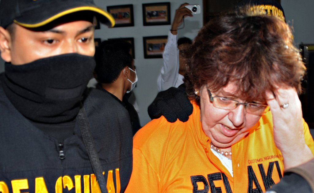 В Индонезии приговорили к казни за контрабанду кокаина британку
