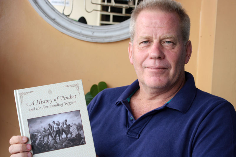 Колин Маккей написал книгу об истории Пхукета