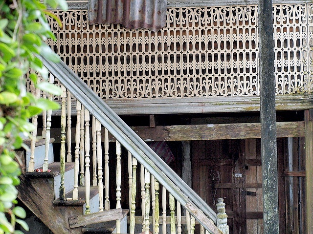 В Тренгану до сих пор сохранились старинные деревянные дома с искусной резьбой.