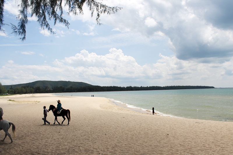 Пляж Hat Samila считается лучшим в провинции.