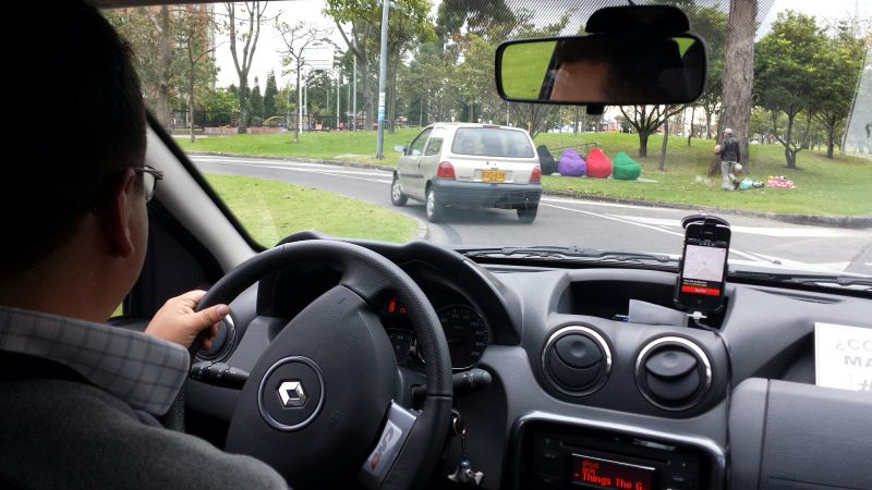 Двое руководителей сервиса такси Uber арестованы во Франции