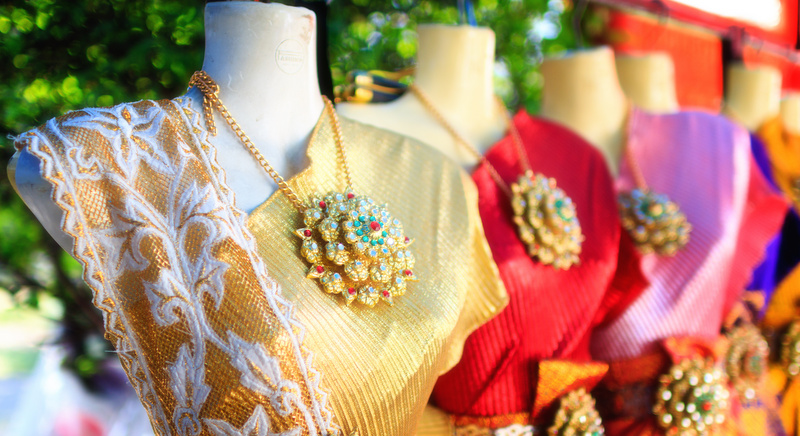 Королевский стиль: Традиционный тайский наряд для официальных мероприятий