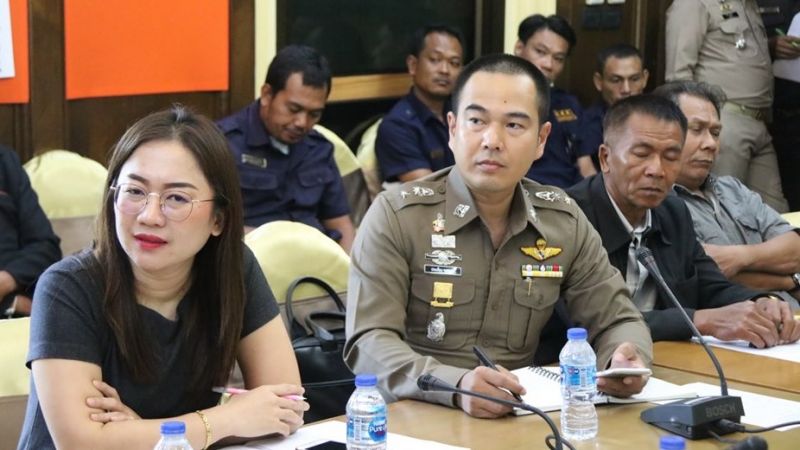 Губернатор напомнил транспортникам о важности качественного обслуживания туристов. Фото: Phuket PR Department