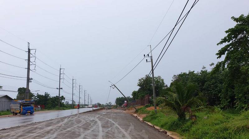 Линия электропередач в Паклоке не выдержала погоды. Фото: РЕА