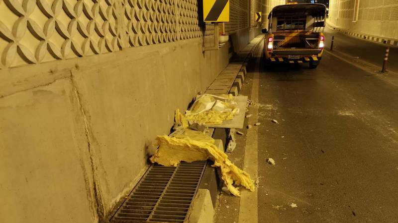 В тоннеле под кольцом Чалонга отвалился кусок облицовки. Фото: Департамент скоростных магистралей