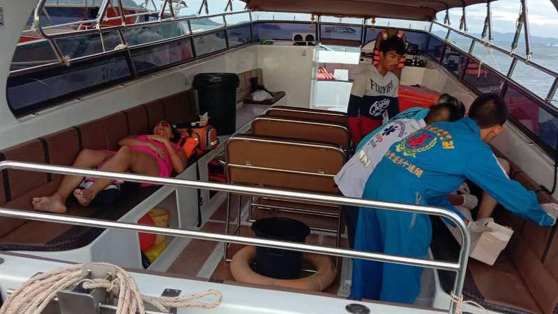 Туристы пострадали в столкновении спидбота и яхты у побережья Пхукета. Фото: Иккапоп Тхонгтуб