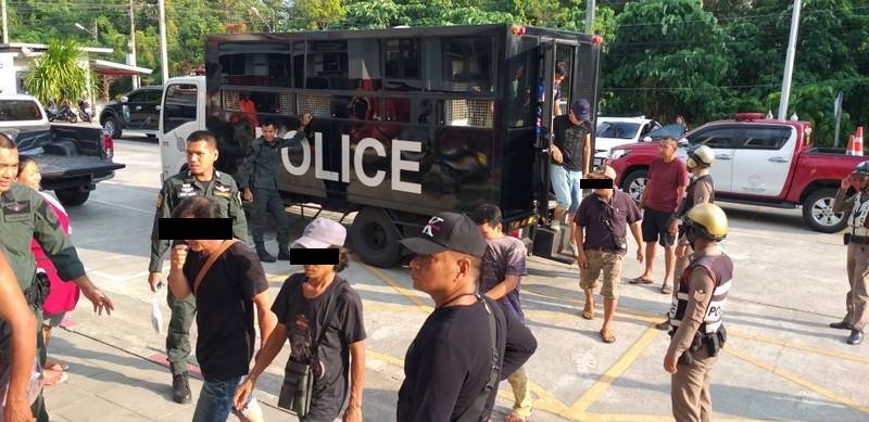 На Пхукете задержаны 60 зрителей петушиных боев, делавших ставки на исход схваток. Фото: Phuket PR Department