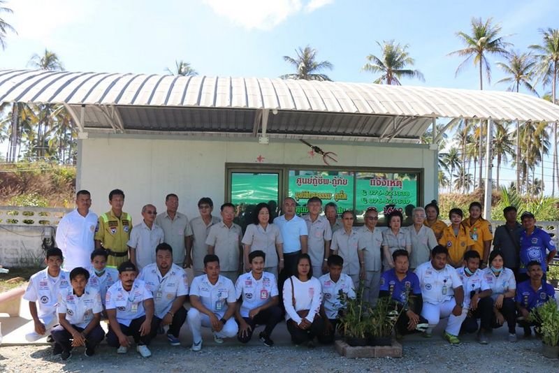 Штат спасателей в новом центре – пять человек, в распоряжении парамедиков имеются два автомобиля скорой помощи. Фото: Phuket PR Department