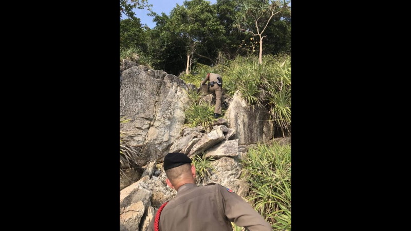 Американец провел шесть часов в поисках выхода из джунглей, а затем позвонил в туристическую полицию. Искали его еще три часа. Фото: Туристическая полиция Пхукета