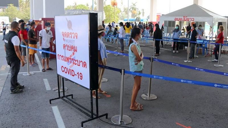 Выезд с Пхукета на материк остается ограниченно открытым, но необходимость поездки надо обосновать. Фото: Phuket PR Deparment