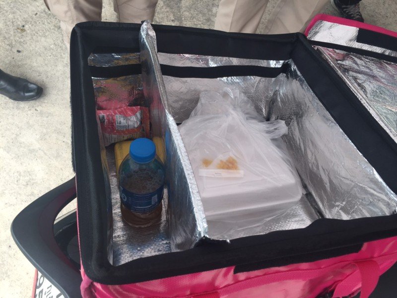 Курьеров Grab и Food Panda задержали при доставке кратома. Фото: Иккапоп Тхонгтуб