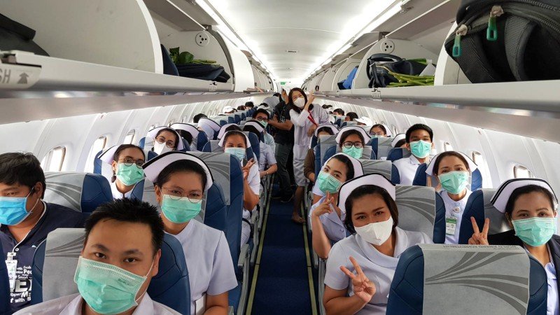 Медики из провинции Сонгкхла прилетели на Пхукет. Фото: Bangkok Airways