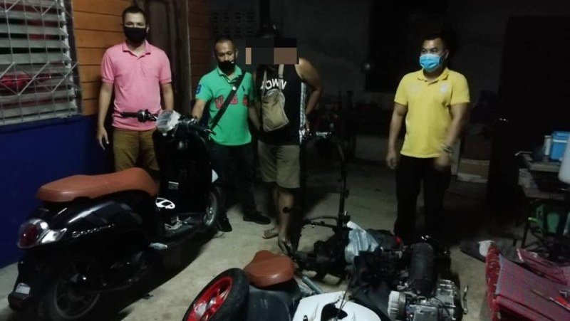 Двое угонщиков были арестованы ночью 30 июля в Патонге и Кату. Фото: Полиция Патонга