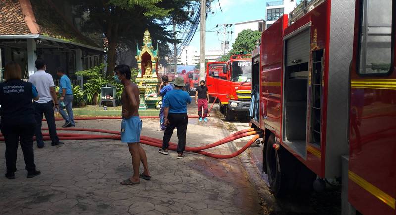 В отеле Phulin Resort в Кароне произошел пожар. Фото: Иккапоп Тхонгтуб