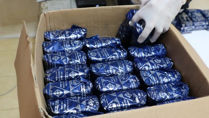 У двух жительниц Пхукета изъяли 100 тыс. таблеток метамфетамина. Фото: PR Phket