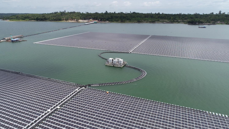 Таиланд запустил крупнейшую плавучую солнечную электростанцию