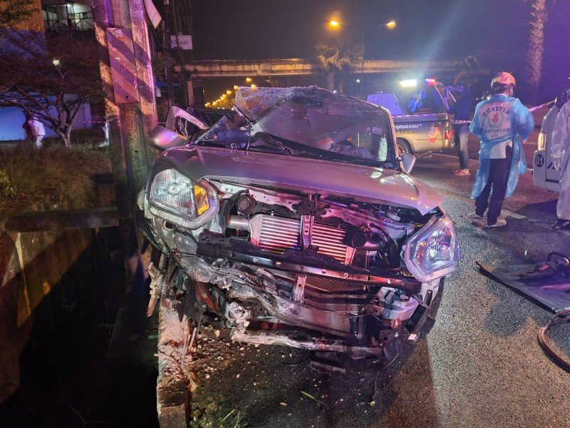 Водитель погиб в ДТП на Пхукете. Фото: Иккапоп Тхонгтуб