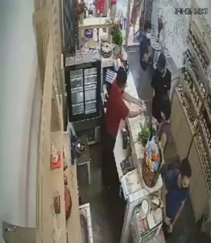 На Пхукете разыскивают иностранца за магазинные кражи. Фото: Полиция Пхукет-Тауна