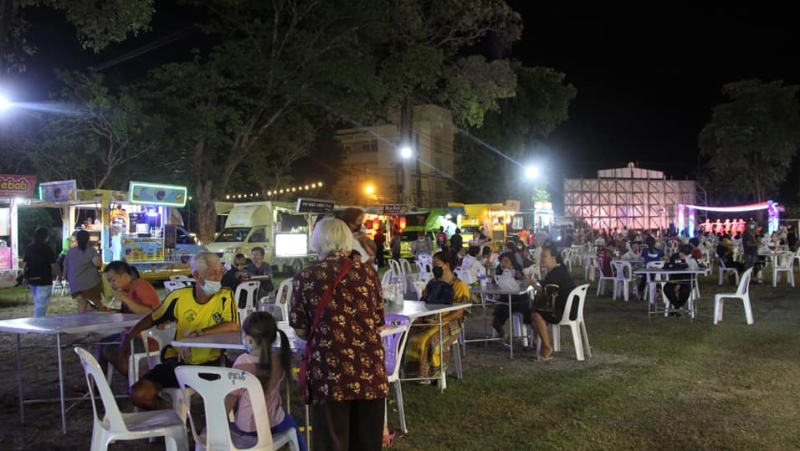 В Пхукет-Тауне стартовала ярмарка Roi Nat Yat Dai. Фото: OrBorJor