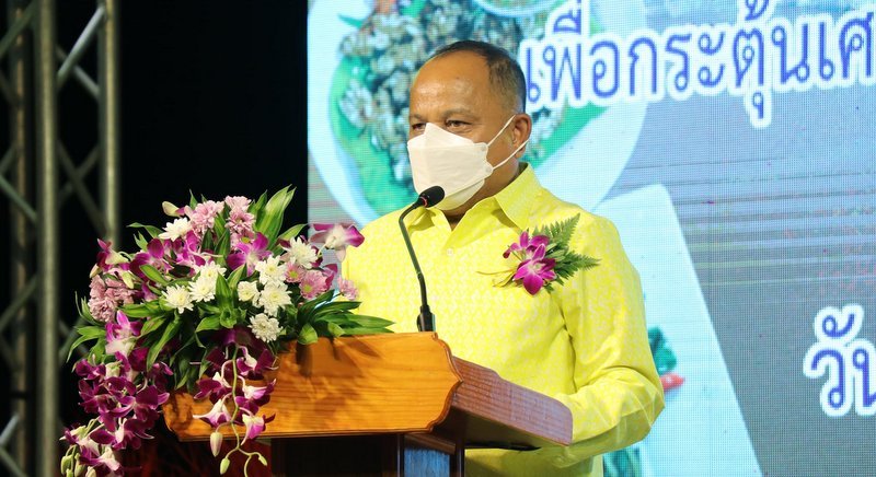 Губернатор Пхукета Наронг Вунсиеу. Фото: Radio Phuket