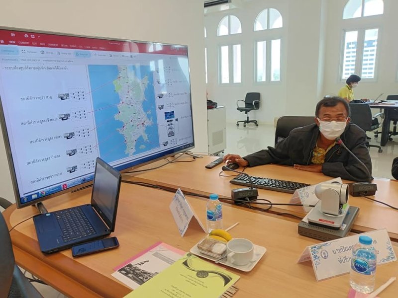 Представитель премьер-министра ознакомилась с тем, как на Пхукете развивают систему уличного видеонаблюдения. Фото: PR Phuket