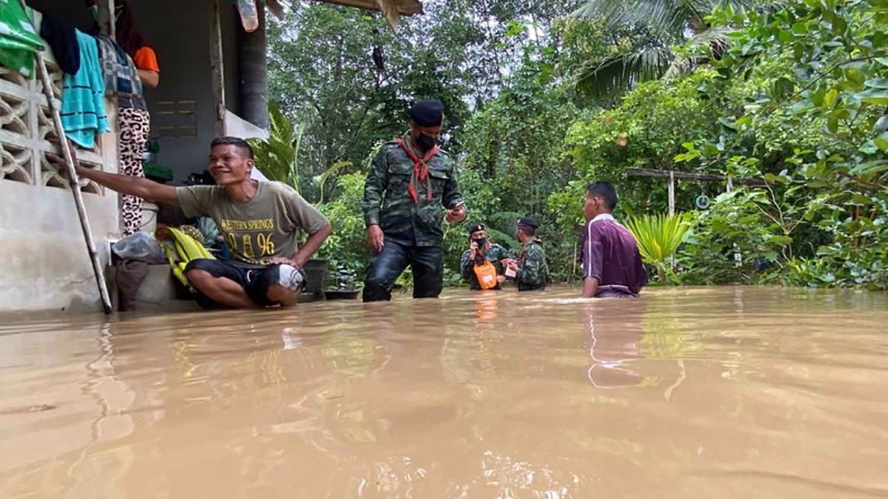 На юге Таиланда продолжаются наводнения из-за циклона в Бенгальском заливе