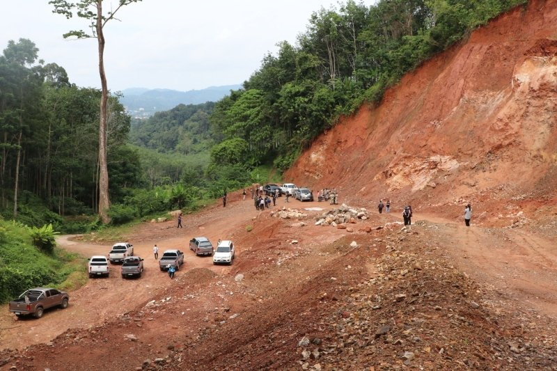 Выездная инспекция в холмах Kamala Hills National Forest Reserve. Фото: PR Phuket