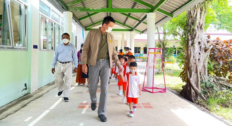 Администрация Кату провела совещание по вопросу об улучшении обучения английскому в школах. Фото: PR Phuket