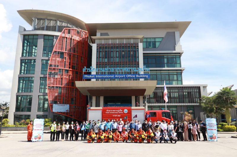 Пожарные учения в аэропорту 16 июня. Фото: AoT Phuket