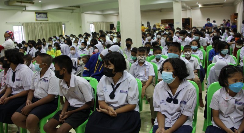 Kusoldharm Foundation раздал учебные гранты школьникам. Фото: PR Phuket