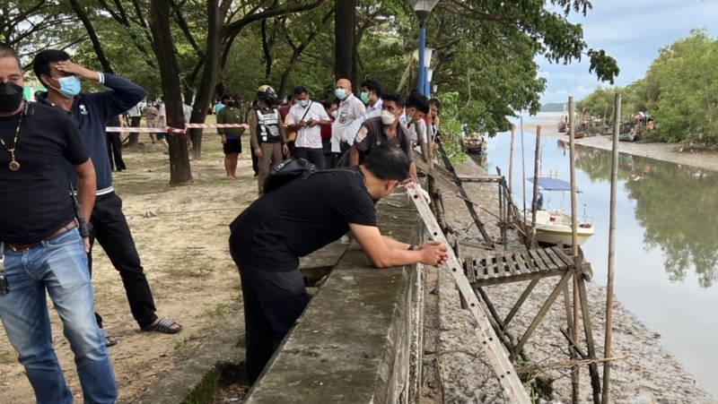 В канале Банг-Яй нашли тело 51-летней женщины. Одной из версий является самоубийство на фоне депрессии. Фото: Иккапоп Тхонгтуб