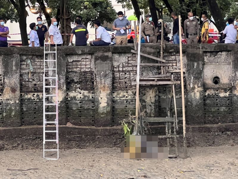 В канале Банг-Яй нашли тело 51-летней женщины. Одной из версий является самоубийство на фоне депрессии. Фото: Иккапоп Тхонгтуб