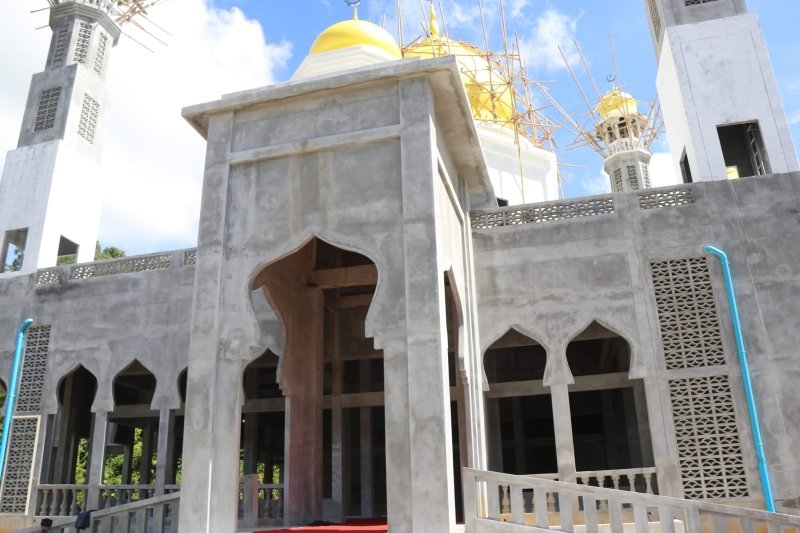 Строительство Центральной мечети на дороге к аэропорту. Фото: PR Phuket