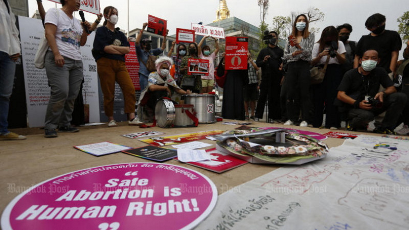 Таиланд разрешил аборты на сроке до 20 недель